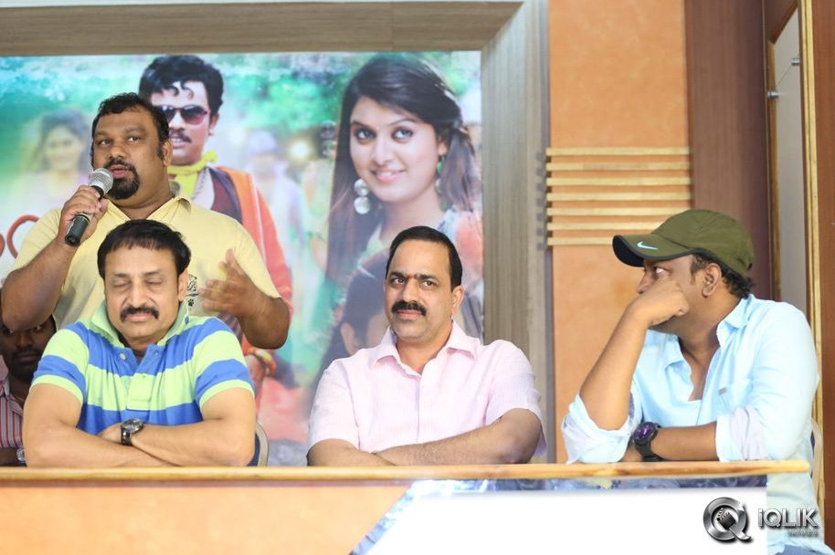 Hrudaya-Kaleyam-Movie-Platinum-Disc-Functiion